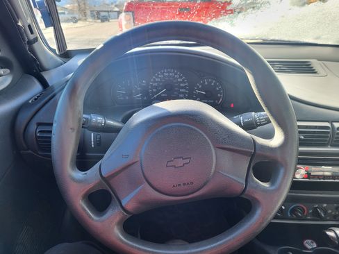 Used 2004 Chevrolet Cavalier Sedan w/ Preferred Equipment Group image 6