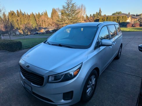 Used 2016 Kia Sedona LX w/ Option Group 020 image 1
