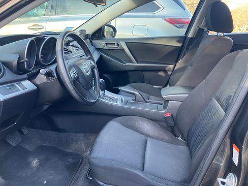 Used 2010 MAZDA MAZDA3 i Touring image 9