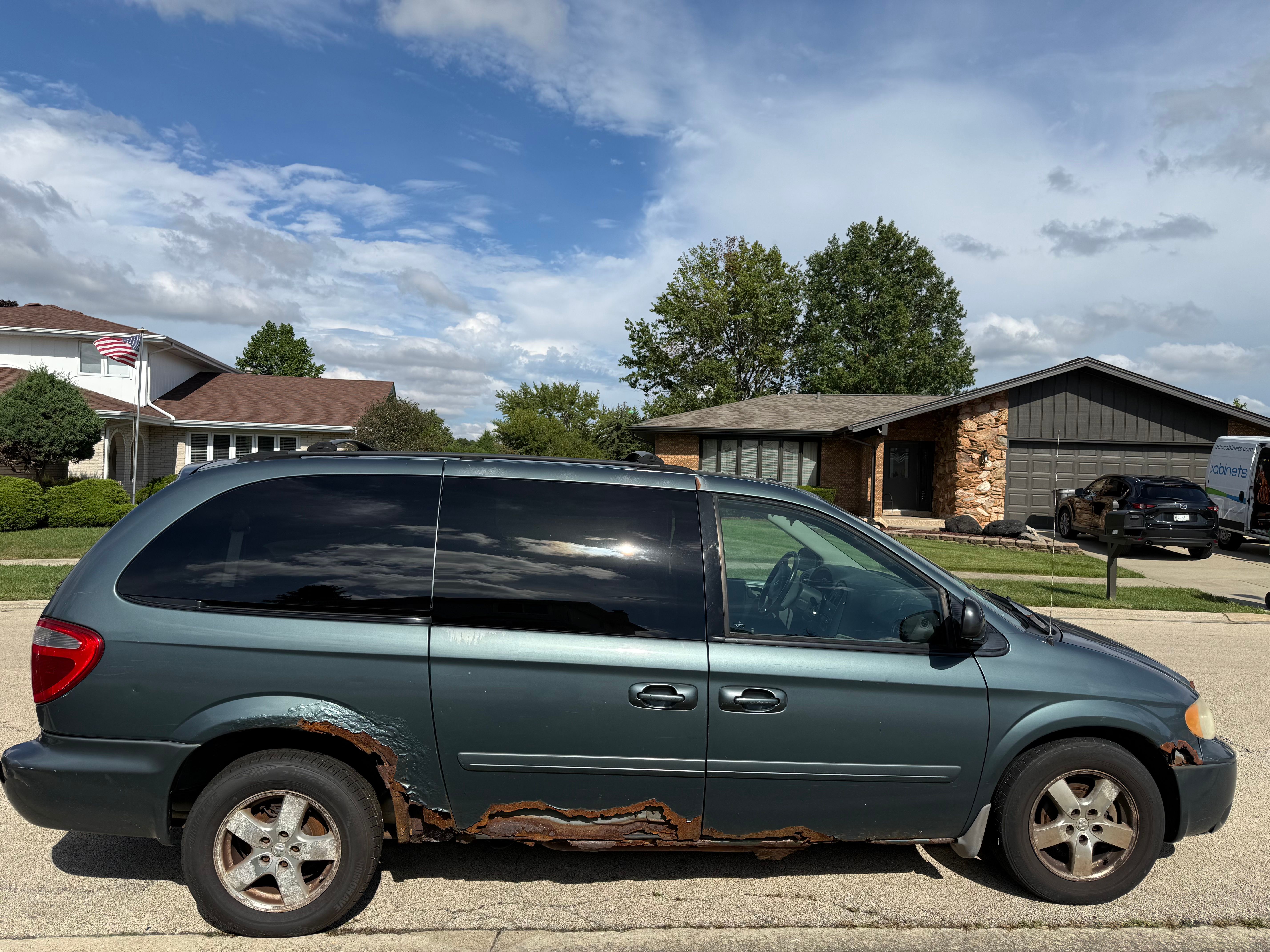 Used 2007 Dodge Grand Caravan SXT FWD image 1