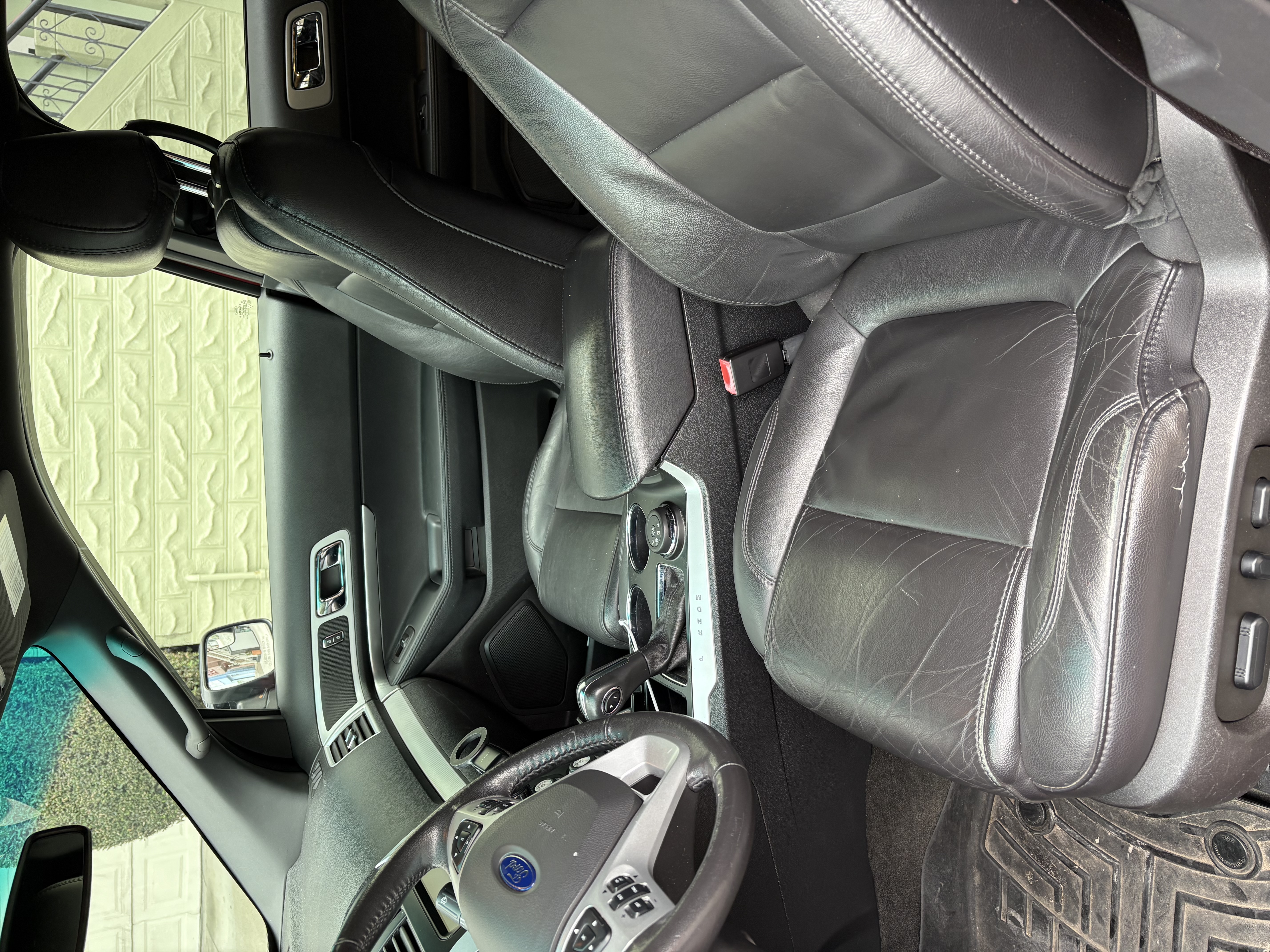 Used 2014 Ford Explorer XLT w/ Equipment Group 202A AWD/4WD image 9
