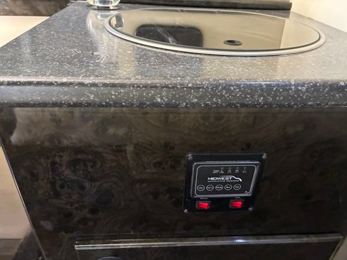 Used 2017 Mercedes-Benz Sprinter 3500 image 19