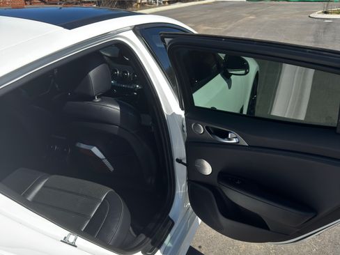 Used 2018 Kia Stinger GT2 image 13