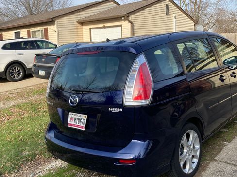 Used 2009 MAZDA MAZDA5 Sport image 2