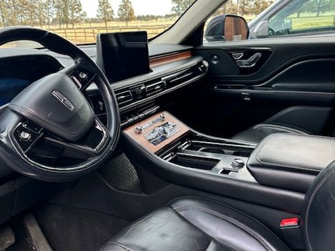 Used 2020 Lincoln Aviator Reserve w/ Elements Package Plus image 6