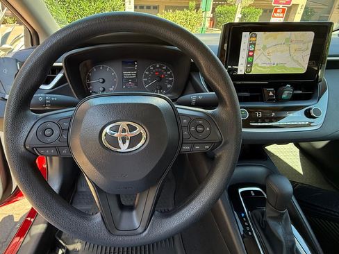 Used 2025 Toyota Corolla LE image 9