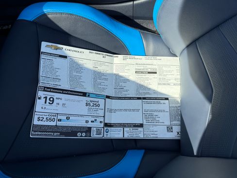 Used 2021 Chevrolet Corvette Stingray Premium Conv w/ Z51 Performance Package image 18