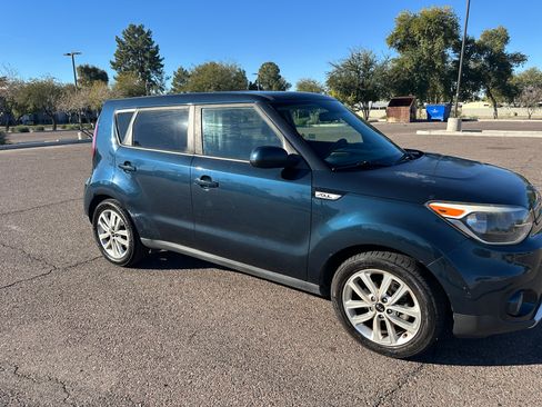 Used 2018 Kia Soul + image 8