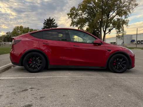 Used 2021 Tesla Model Y Performance image 8