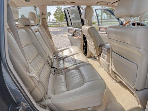 Used 2005 Lexus LX 470 4WD image 23