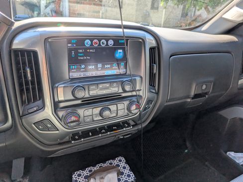 Used 2018 Chevrolet Silverado 1500 LT w/ All Star Edition image 10