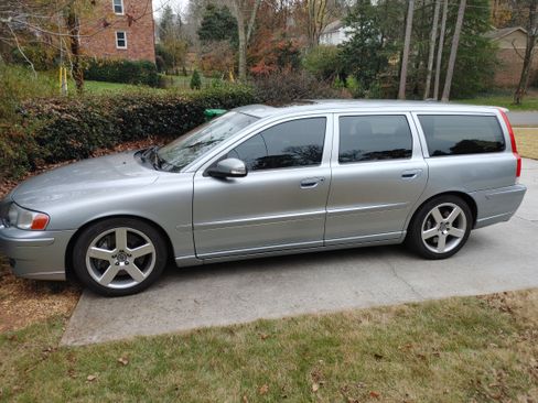 Used 2007 Volvo V70 R image 1