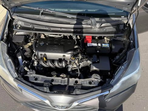 Used 2017 Toyota Yaris L w/ Carpet Mat Package FWD image 9