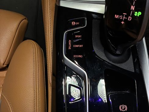 Used 2021 BMW M550i xDrive w/ Executive Package image 24