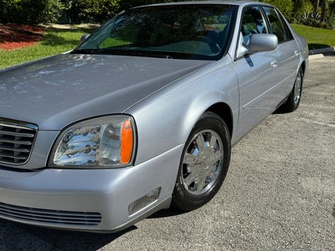 Used 2004 Cadillac De Ville Sedan w/ Equipment Group image 8