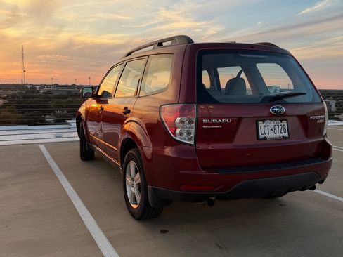 Used 2011 Subaru Forester 2.5X w/ Popular Equipment Group 1A image 2