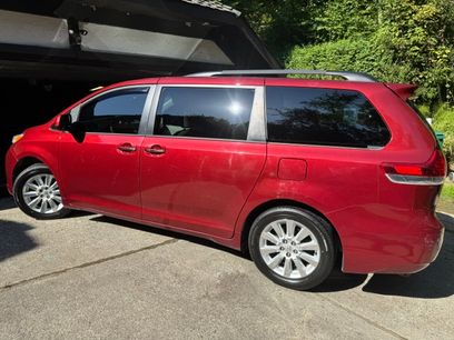 Used 2014 Toyota Sienna XLE w/ XLE Premium Package