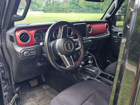 Used 2022 Jeep Gladiator Rubicon w/ Dual Top Group image 8