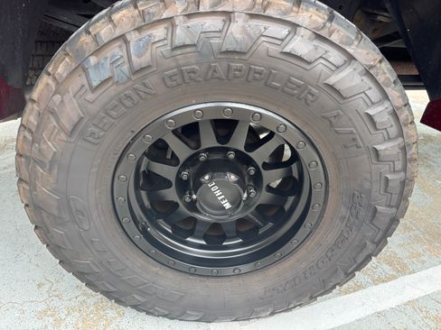 Used 2014 Ford F350 Platinum w/ FX4 Off-Road Package AWD/4WD image 8