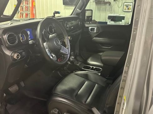 Used 2023 Jeep Wrangler Unlimited Rubicon 392 w/ Xtreme Recon 35" Tire Package AWD/4WD image 8