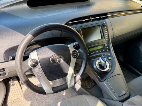 Used 2011 Toyota Prius Three w/ Solar Roof Pkg FWD image 11