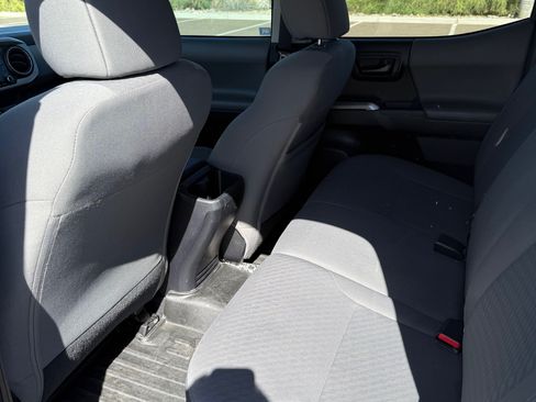 Used 2020 Toyota Tacoma SR5 image 15