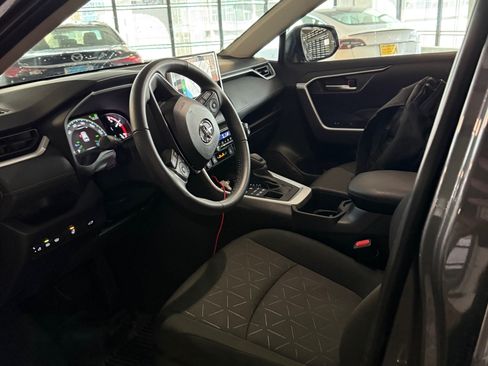 Used 2023 Toyota RAV4 XLE w/ Convenience Package image 4