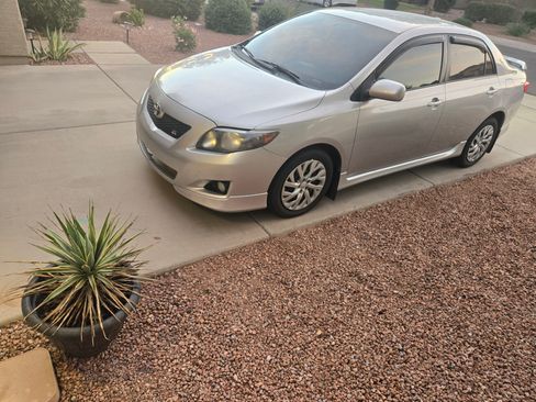 Used 2010 Toyota Corolla image 1