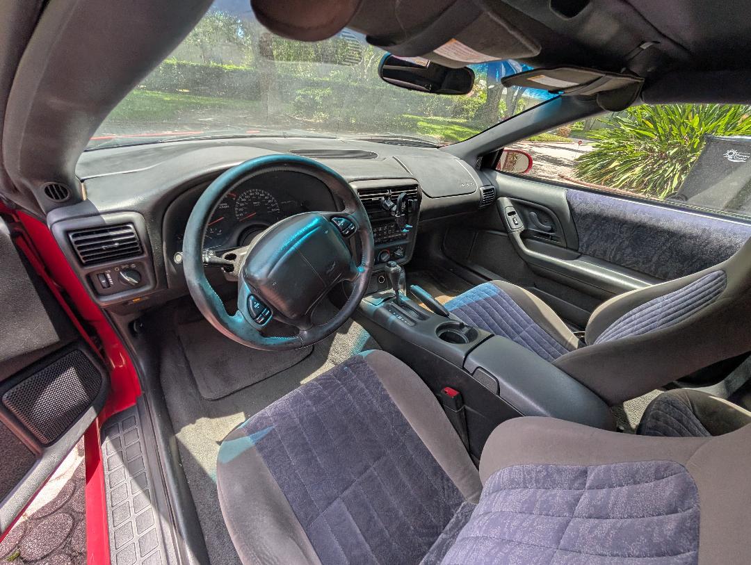 Used 2002 Chevrolet Camaro LT RWD image 5