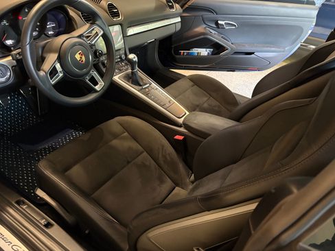 Used 2021 Porsche 718 Cayman GTS image 9