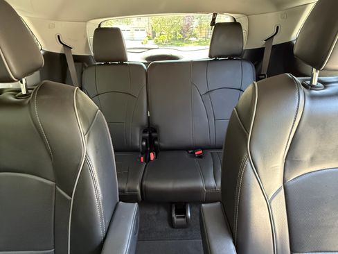 Used 2019 Buick Enclave Avenir w/ Avenir Technology Package AWD/4WD image 22