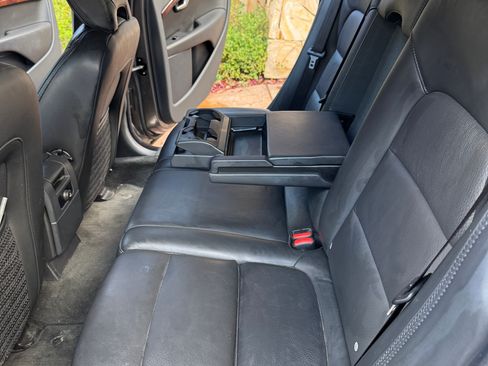 Used 2010 Volvo XC70 T6 image 6