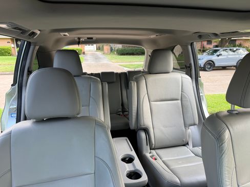 Used 2015 Toyota Highlander XLE FWD image 28