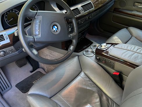 Used 2002 BMW 745i RWD image 18