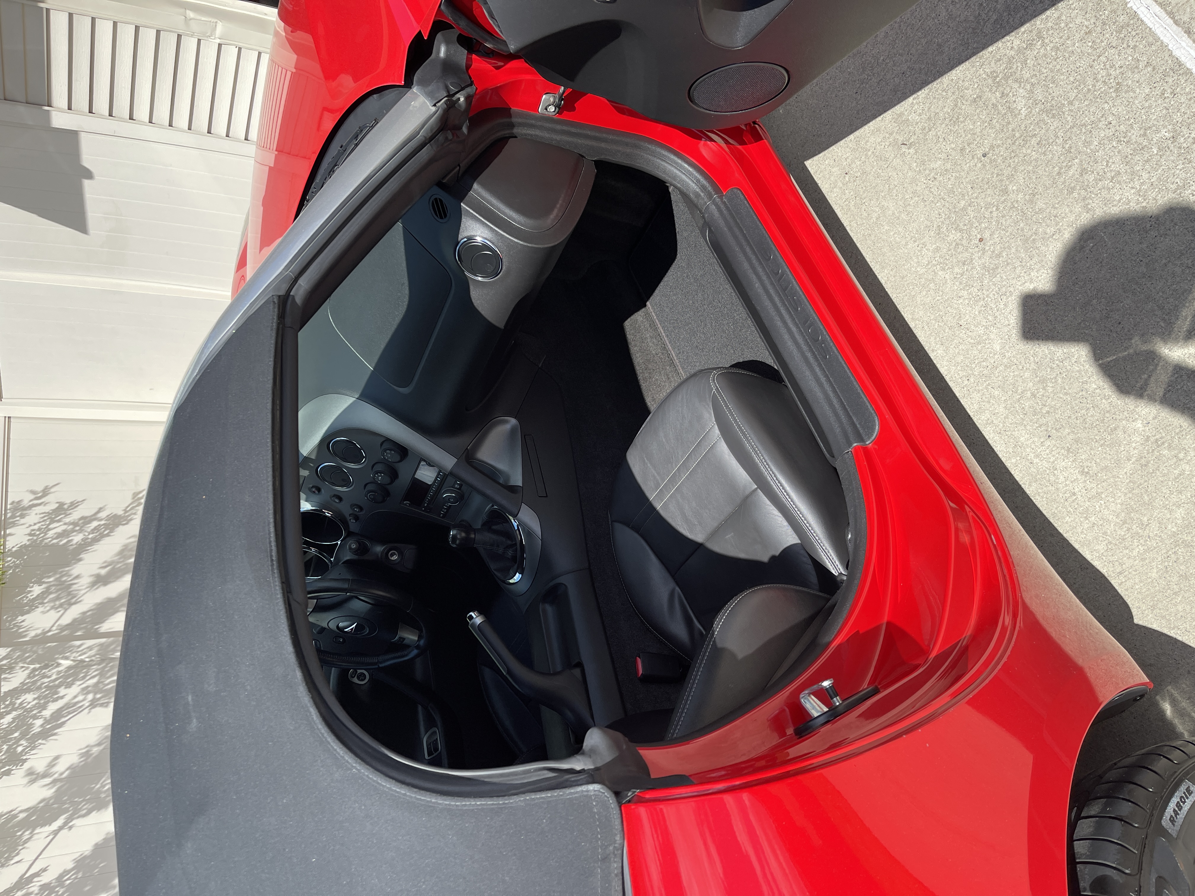 Used 2008 Pontiac Solstice Convertible w/ Premium Package RWD image 6
