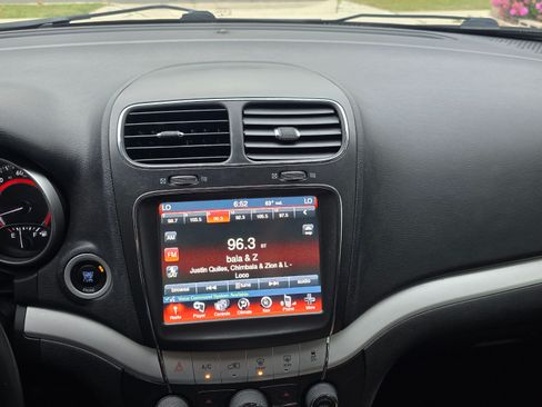 Used 2014 Dodge Journey SXT w/ Flexible Seating Group image 8