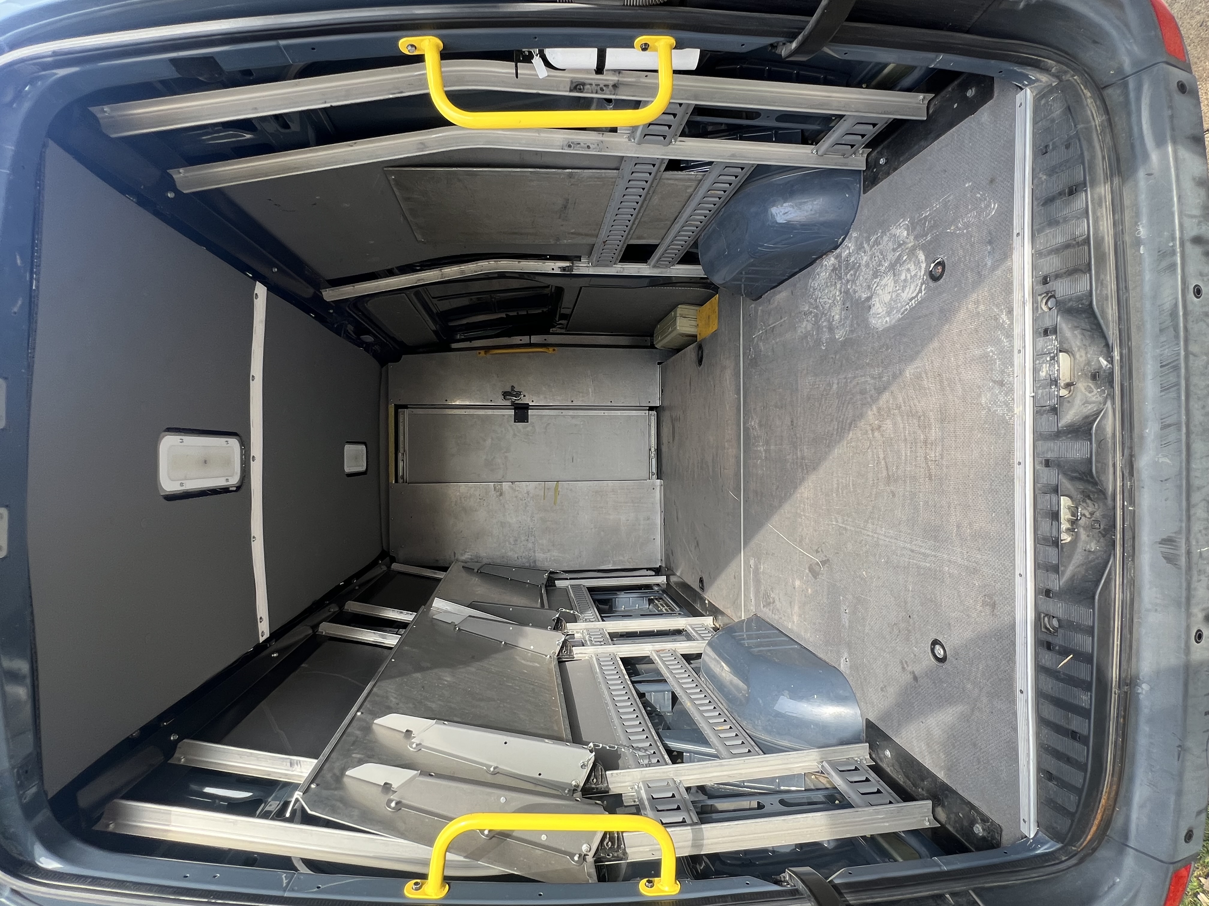 Used 2018 Mercedes-Benz Sprinter 2500 image 8