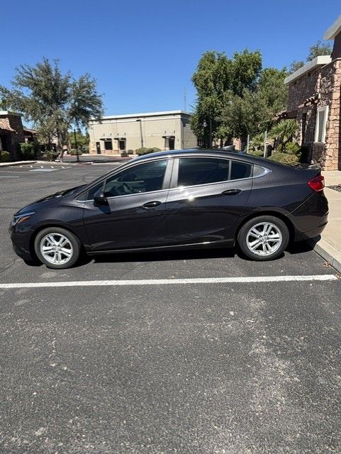 Used 2016 Chevrolet Cruze LT w/ Convenience Package FWD image 5