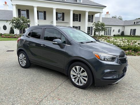 Used 2018 Buick Encore Preferred FWD image 1
