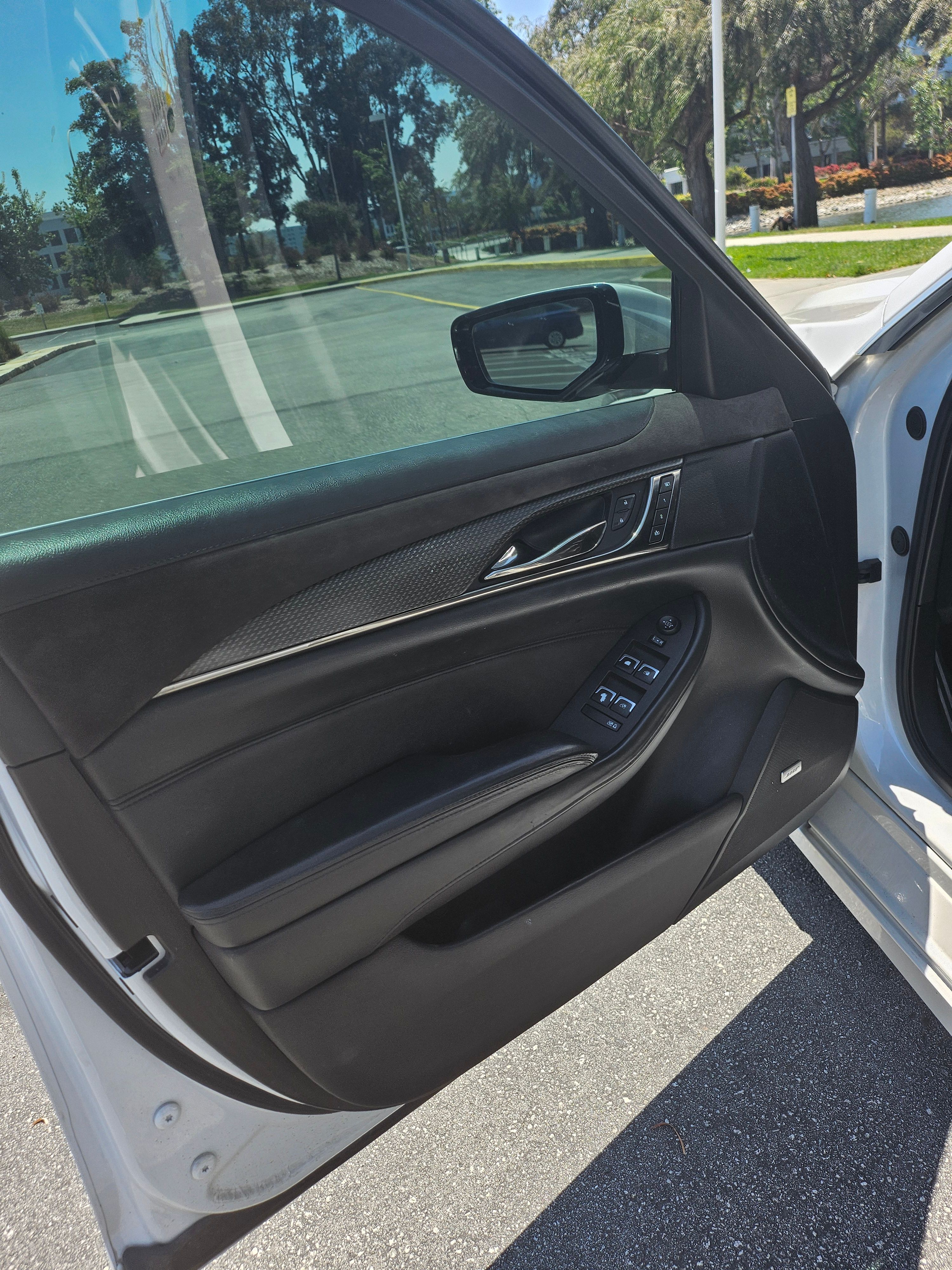 Used 2017 Cadillac CTS V w/ Luxury Package RWD image 10