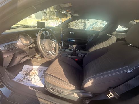 Used 2016 Ford Mustang Coupe image 5