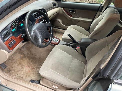 Used 2004 Subaru Outback Wagon image 6