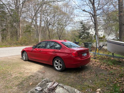 Used 2014 BMW 320i xDrive Sedan AWD/4WD image 2