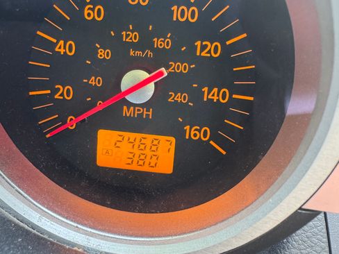Used 2005 Nissan 350Z Enthusiast RWD image 5