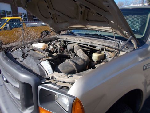 Used 2000 Ford F350 4x4 Regular Cab Super Duty image 13