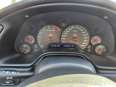 Used 1999 Chevrolet Corvette Coupe w/ Memory Pkg image 17