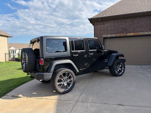 Used 2016 Jeep Wrangler Unlimited Sport w/ Quick Order Package 24S AWD/4WD image 6