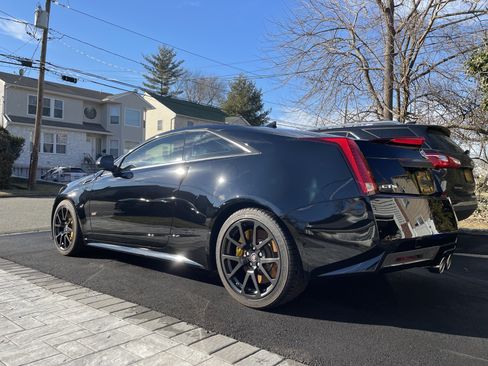 Used 2013 Cadillac CTS V RWD image 4