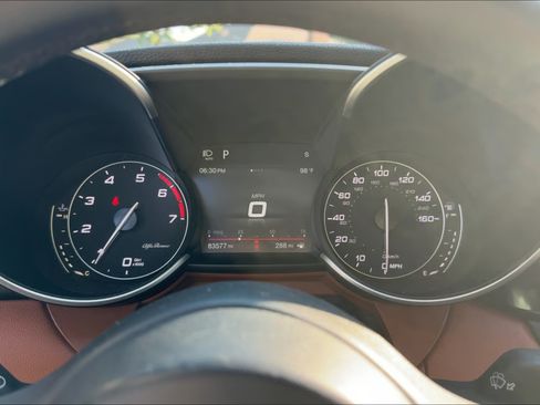 Used 2019 Alfa Romeo Giulia w/ Nero Edizione RWD image 13