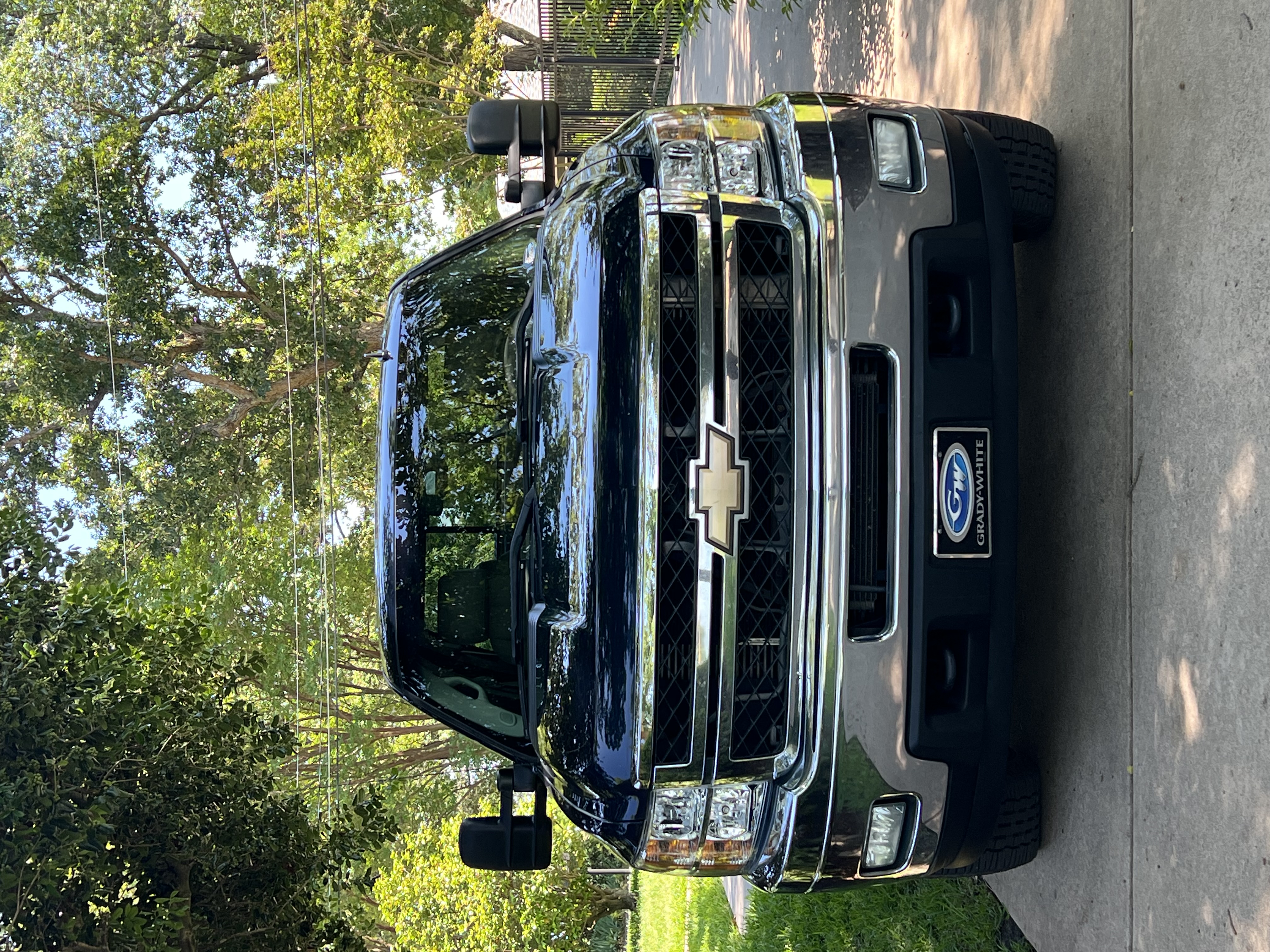 Used 2011 Chevrolet Silverado 2500 LTZ w/ LTZ Plus Package AWD/4WD image 4